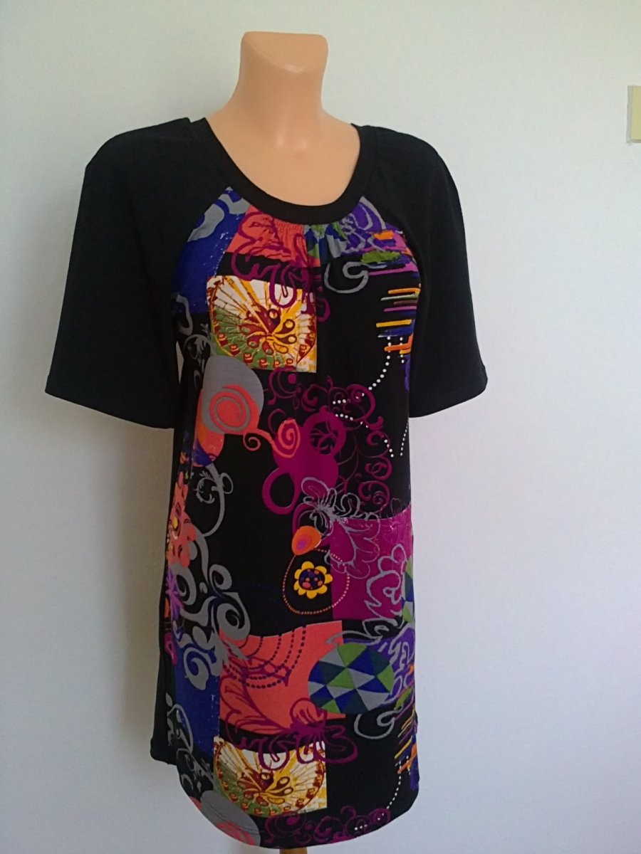 Tričko-abstrakt vel.50