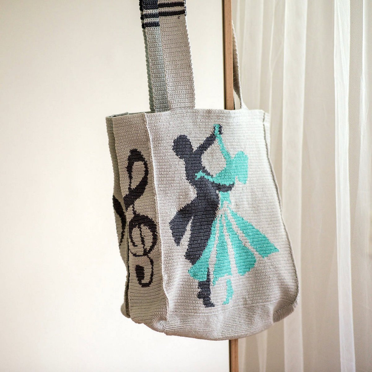 Dance dance - háčkovaná kabelka