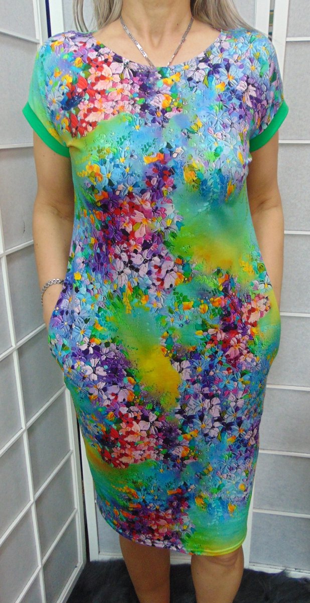 Šaty s kapsami - luční kvítí na zelené S - XXXL