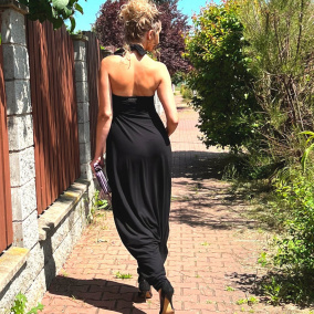 Černý overal za krk