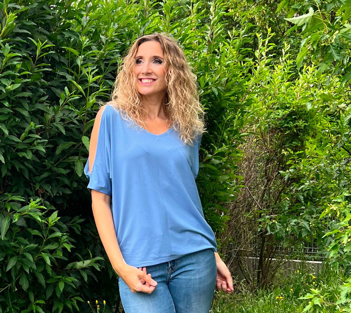 Modrá tunika volná ramena krátký rukáv