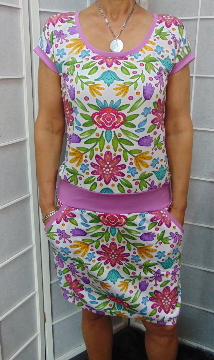 Šaty - květy na bílé (bavlna)