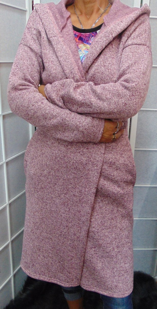 Dlouhý svetr s kapucí bez zapínání + pásek - barva starorůžová (svetrovina)