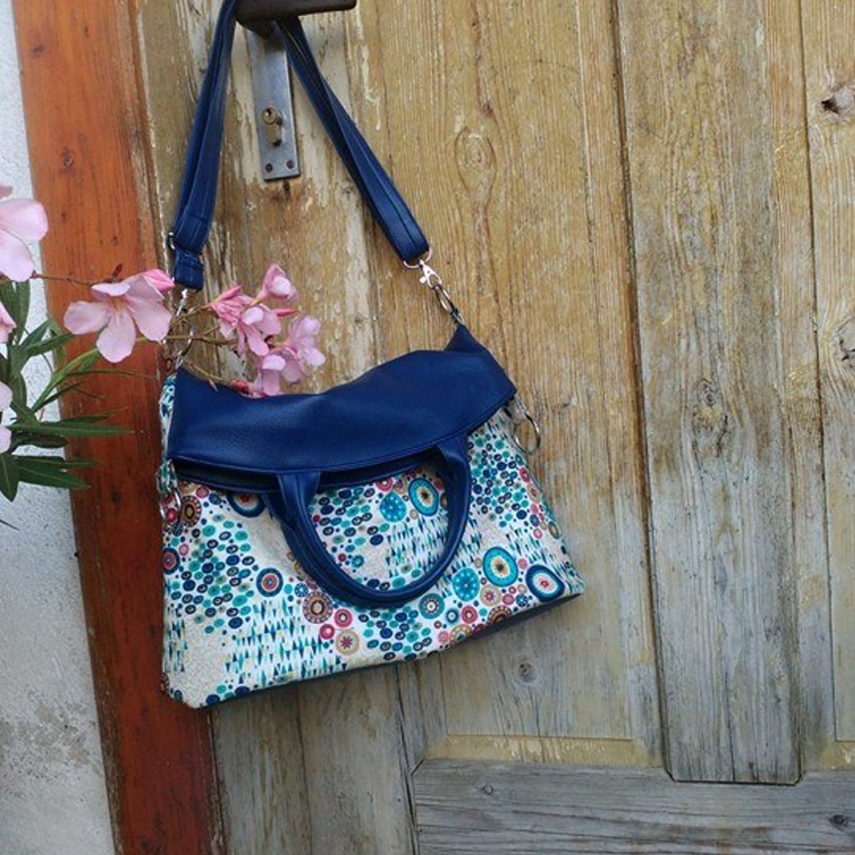 Kabelka makower modrá