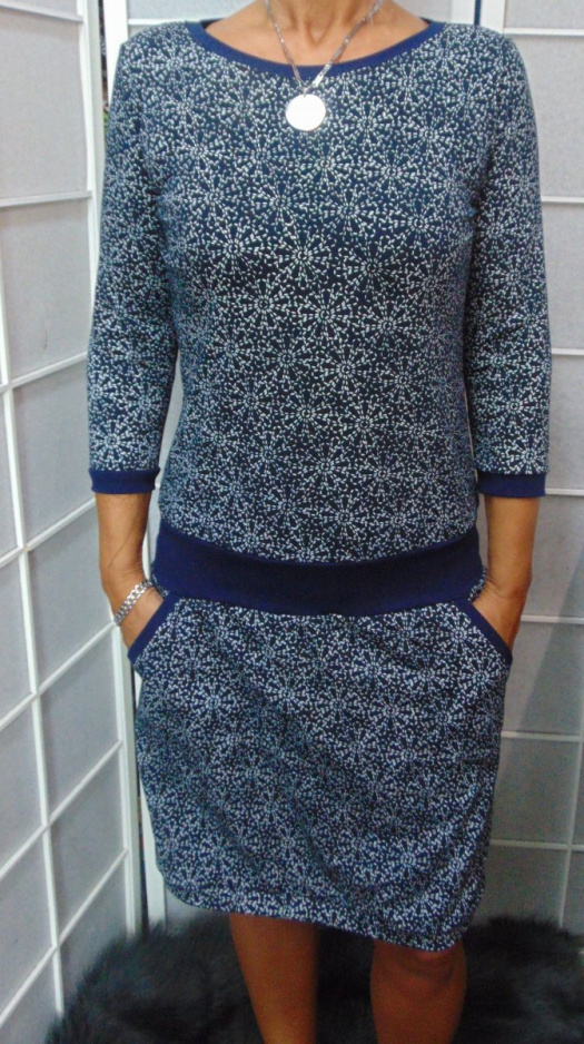 Šaty - vzor na tmavě modré S - XXXL