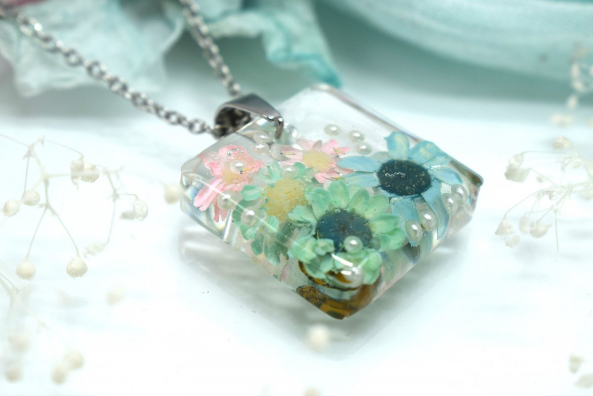 Květinový náhrdelník / 2034