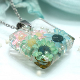 Květinový náhrdelník / 2034