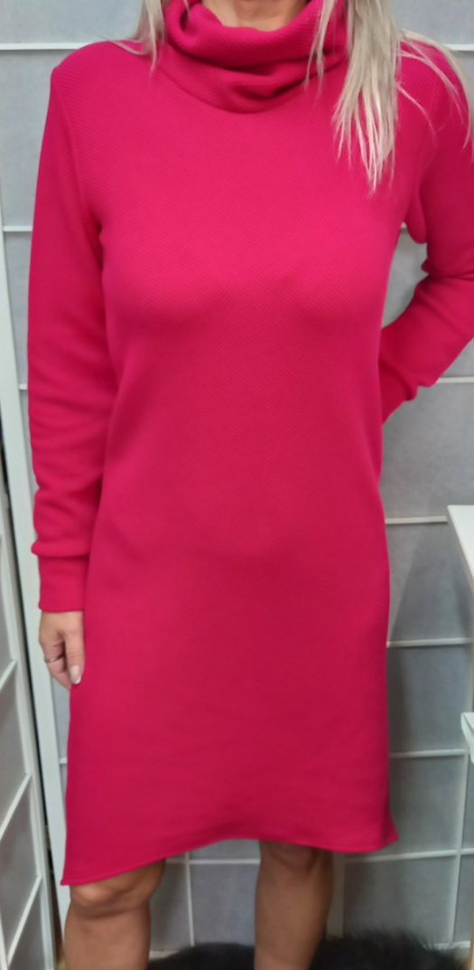 Šaty s rolákem 3D efekt - barva magenta (teplákovina)