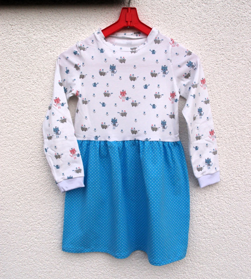 KOČIČKY S PUNTÍKY (110/116) - dívčí šaty