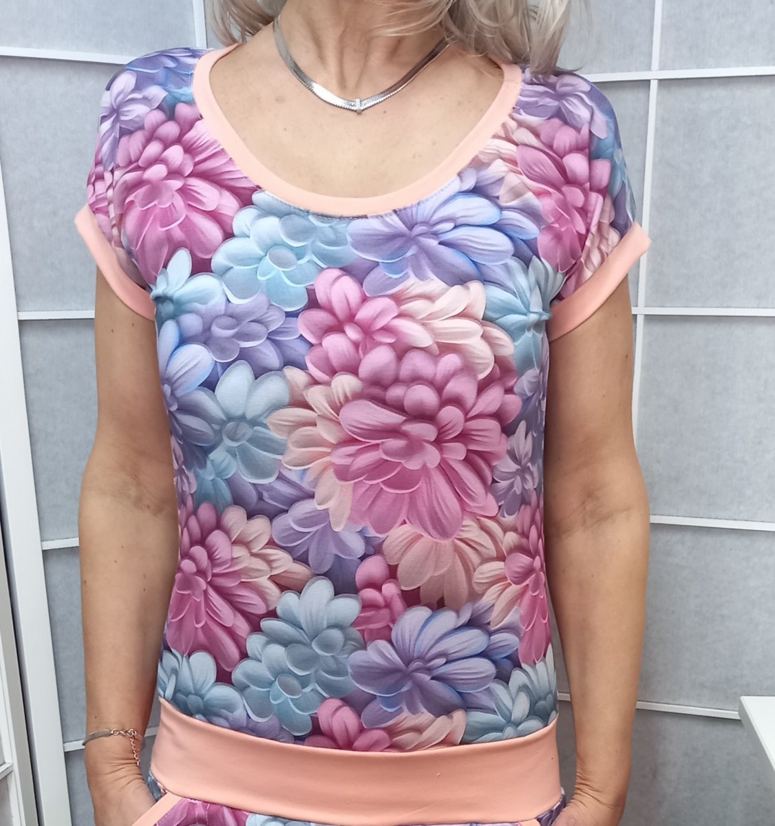 Tričko - květy s meruňkovou (bavlna)