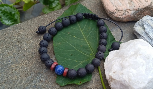 Láva a sodalit shamballa macramé náramek