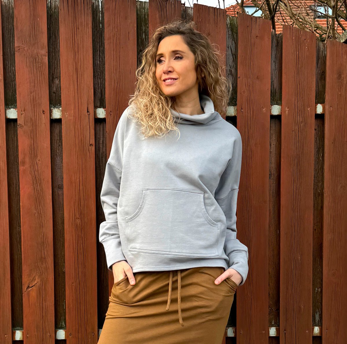 Šedá mikina s klokankou