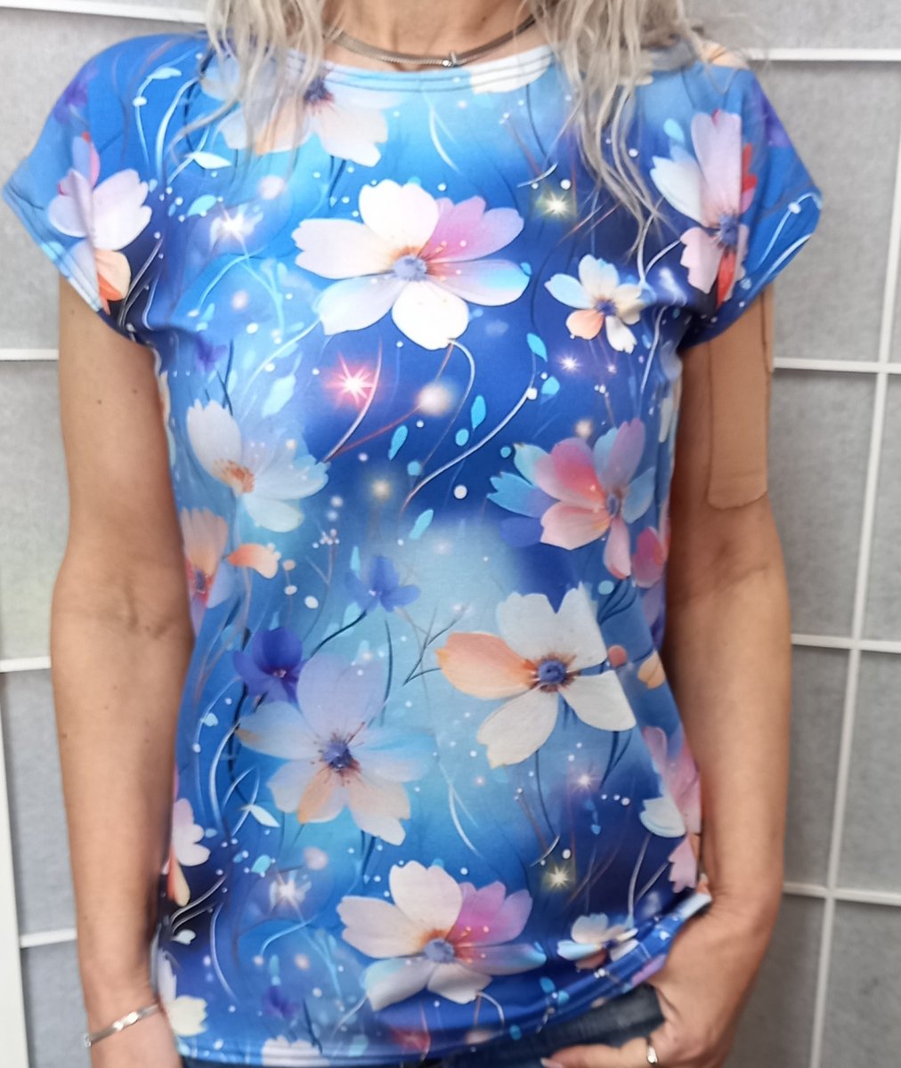 Tričko - květy na modré XS - XXXL