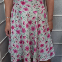 Šaty s půlkolovou sukní - růžové květy (bavlna)