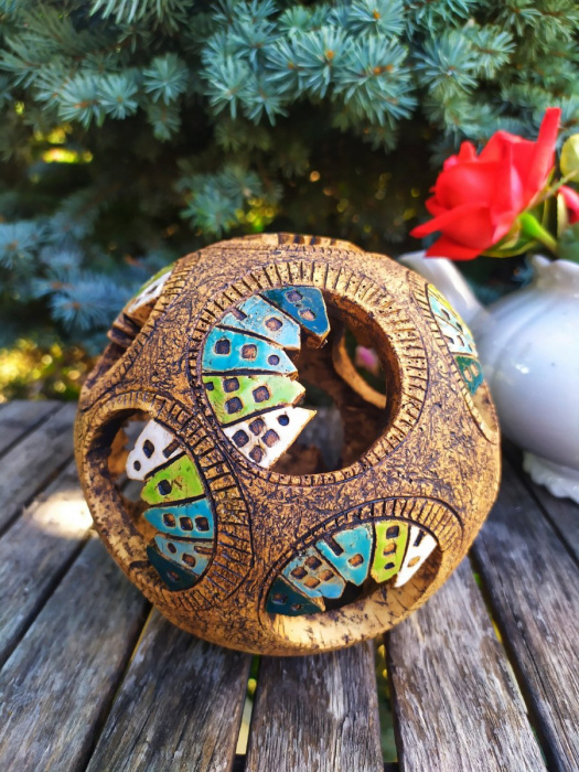 Keramická koule s domky