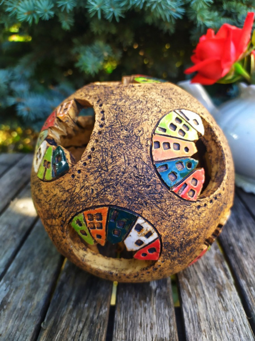 Keramická koule s domky ll