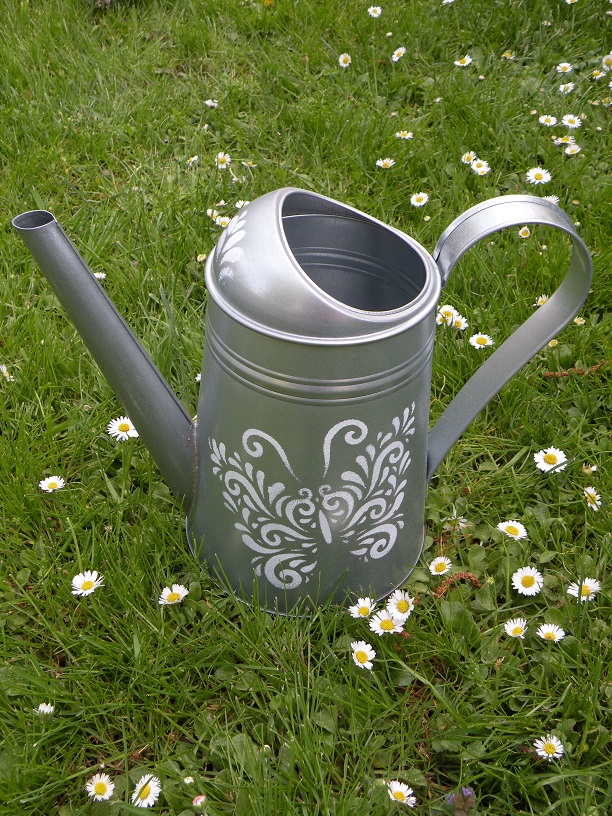 Plechová konvička - motýl