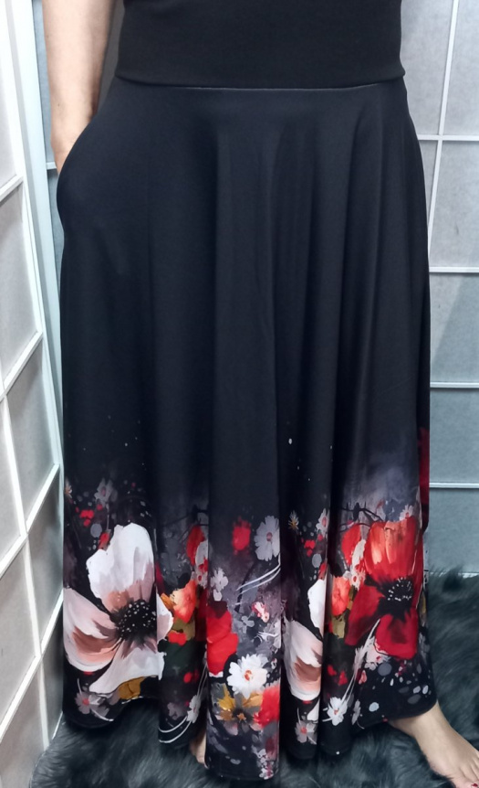 Dlouhá půlkolová sukně s vysokým pasem - bílé a červené květy (polyester)