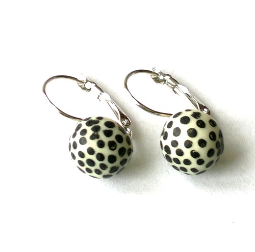 VE TMĚ SVÍTÍCÍ KOULE - náušničky