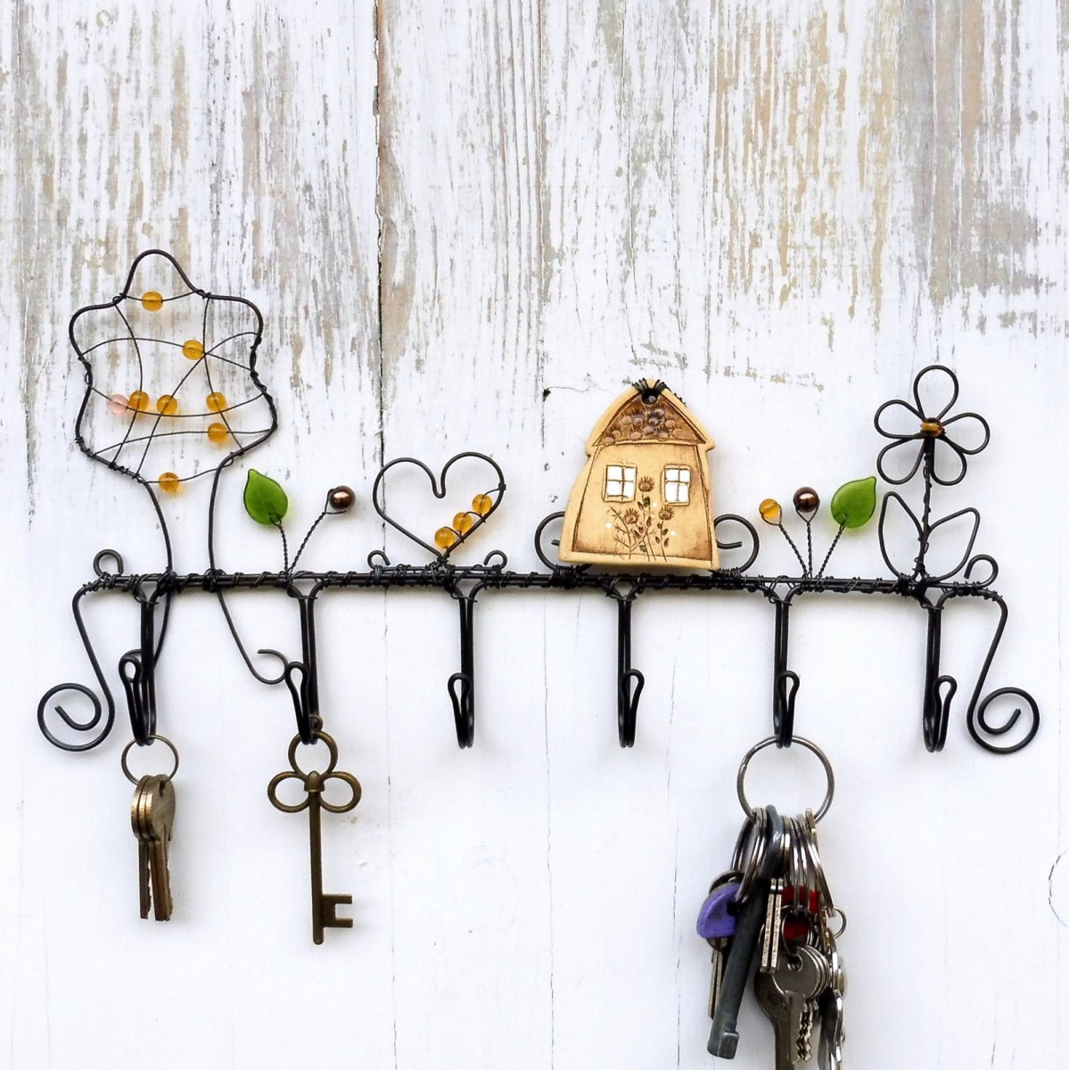 Věšák s domečkem
