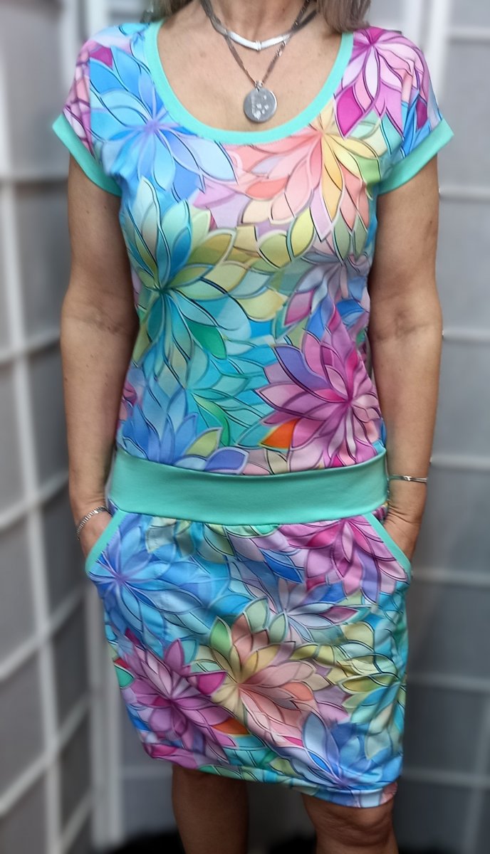 Šaty - pastelové květy (bavlna), velikost 4XL