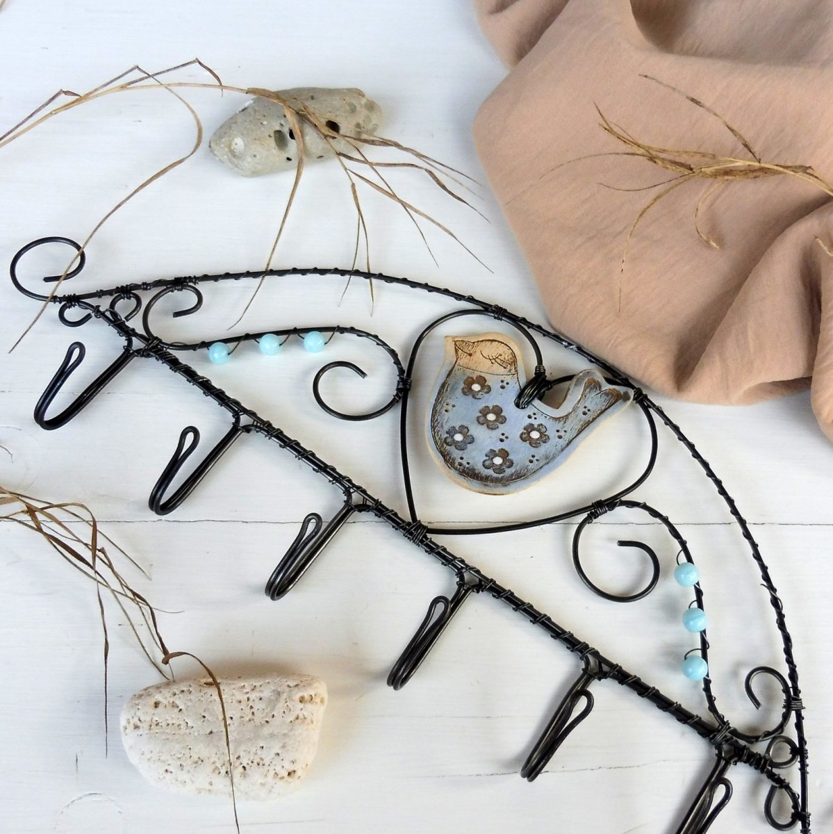 Věšák s ptáčkem