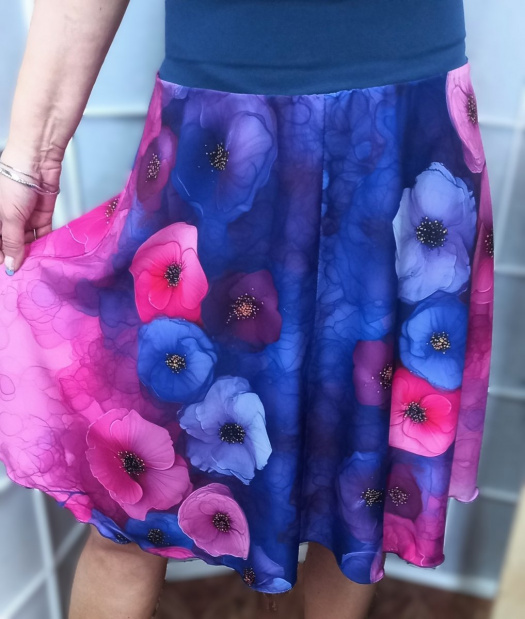 Půlkolová sukně - macešky, velikost XL/XXL ***DOPRODEJ***
