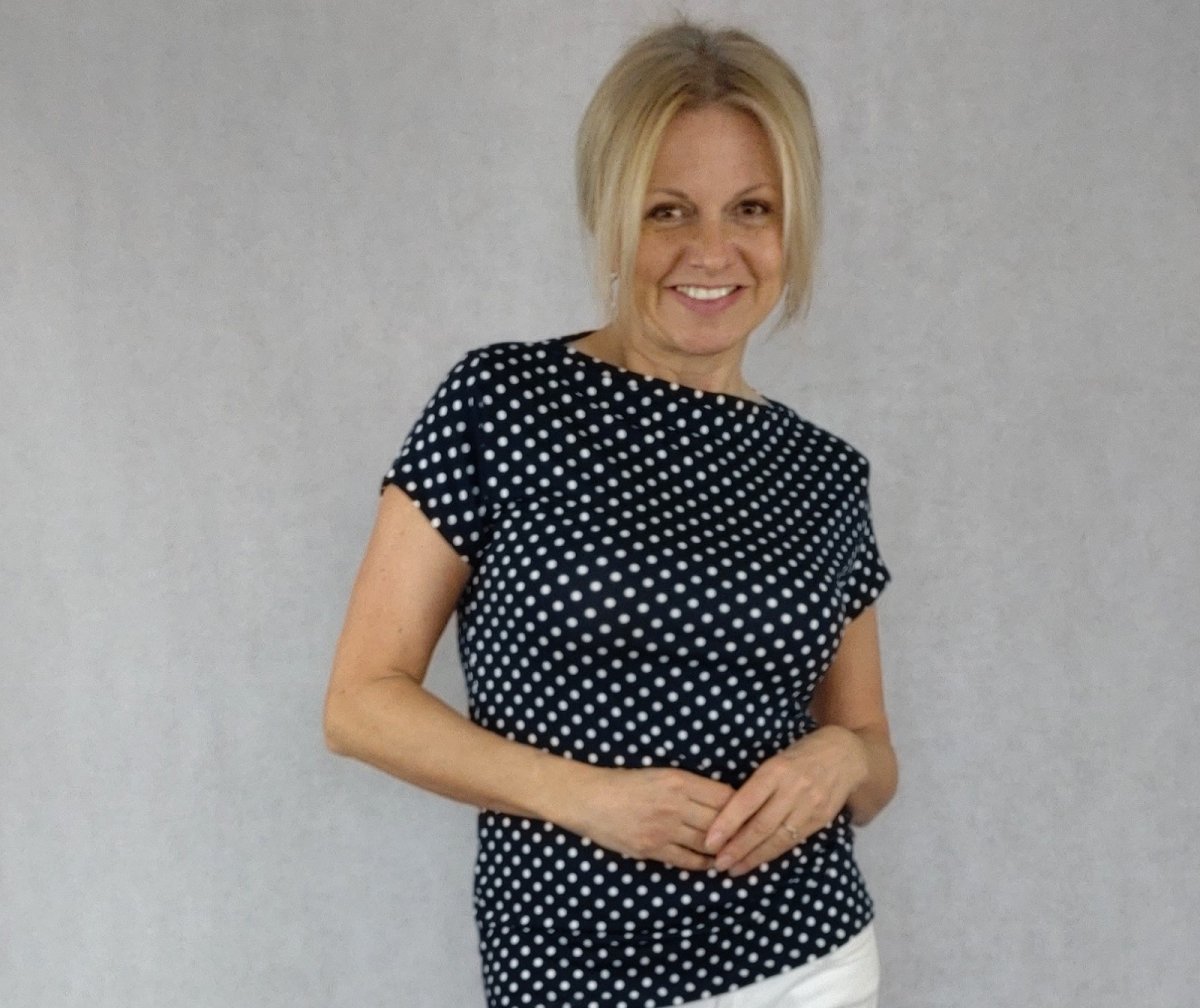 Tričko s rovným lodičkovým výstřihem vel. M - POSLEDNÍ KUS!