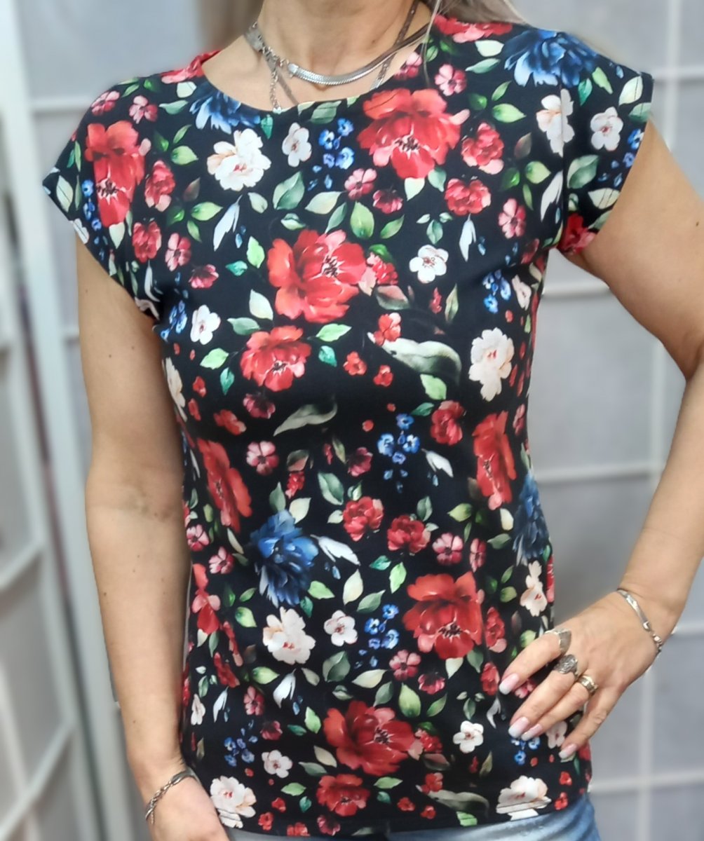 Tričko - květy na černé (bavlna)