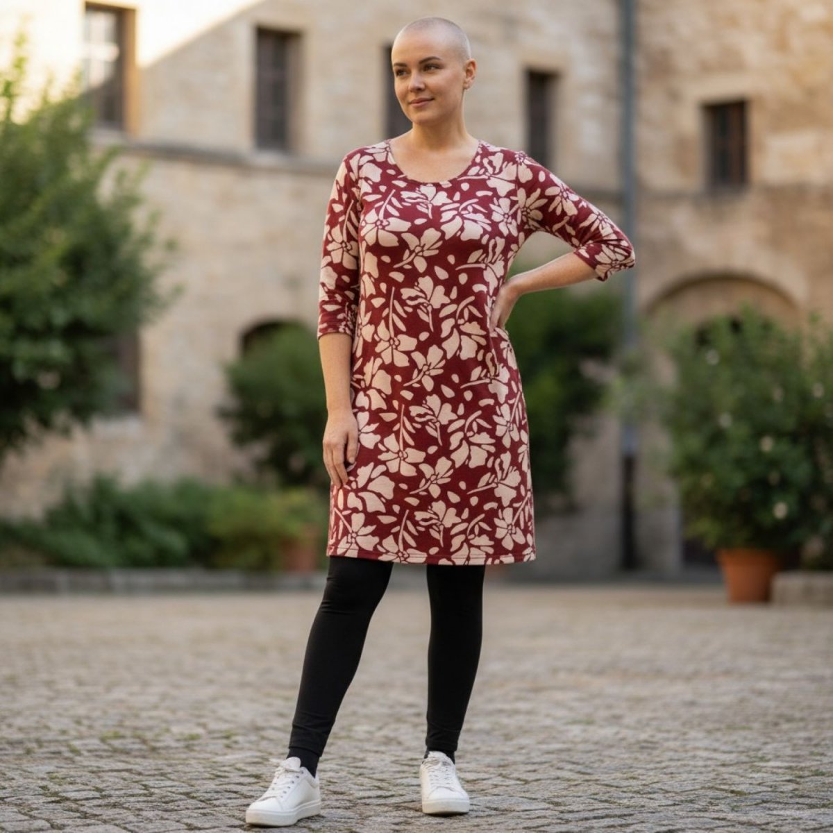 Dámské šaty vínové - květiny