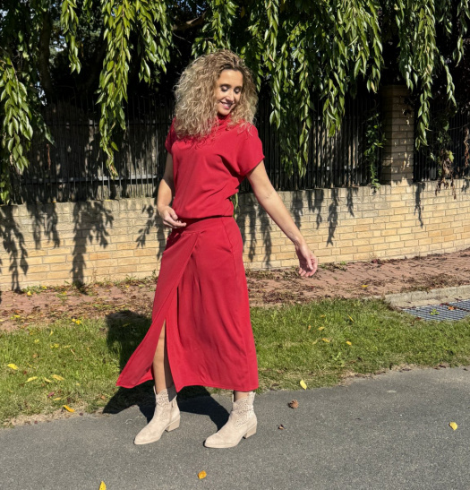 Šaty se zavinovací sukní dlouhé tmavě červené