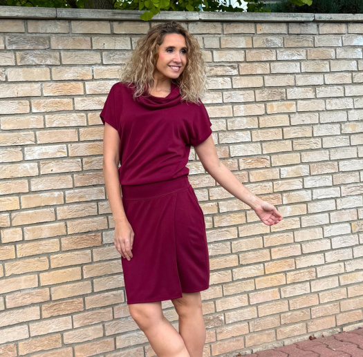 Šaty se zavinovací sukní krátké Burgundy