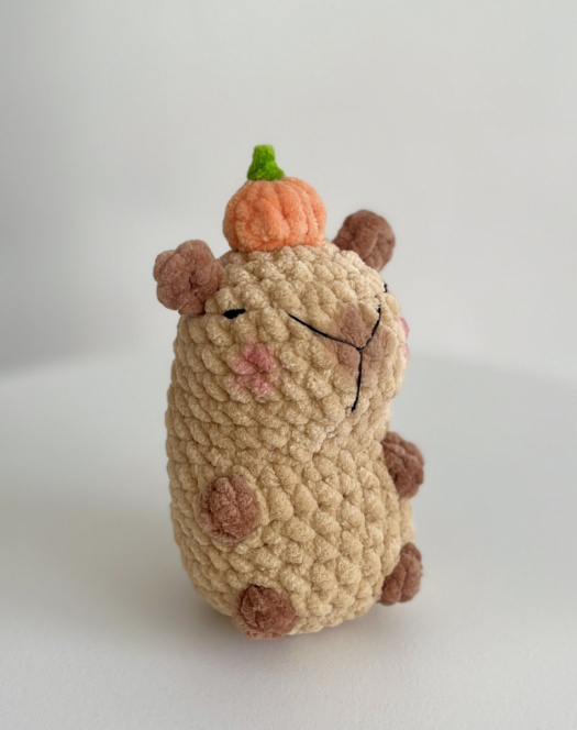 Háčkovaná kapybara — měkoučký kamarád do dlaně