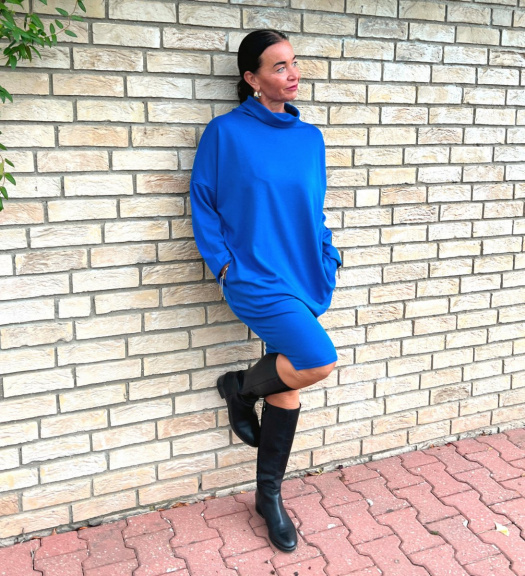 Rolákové šaty modré s rukávem