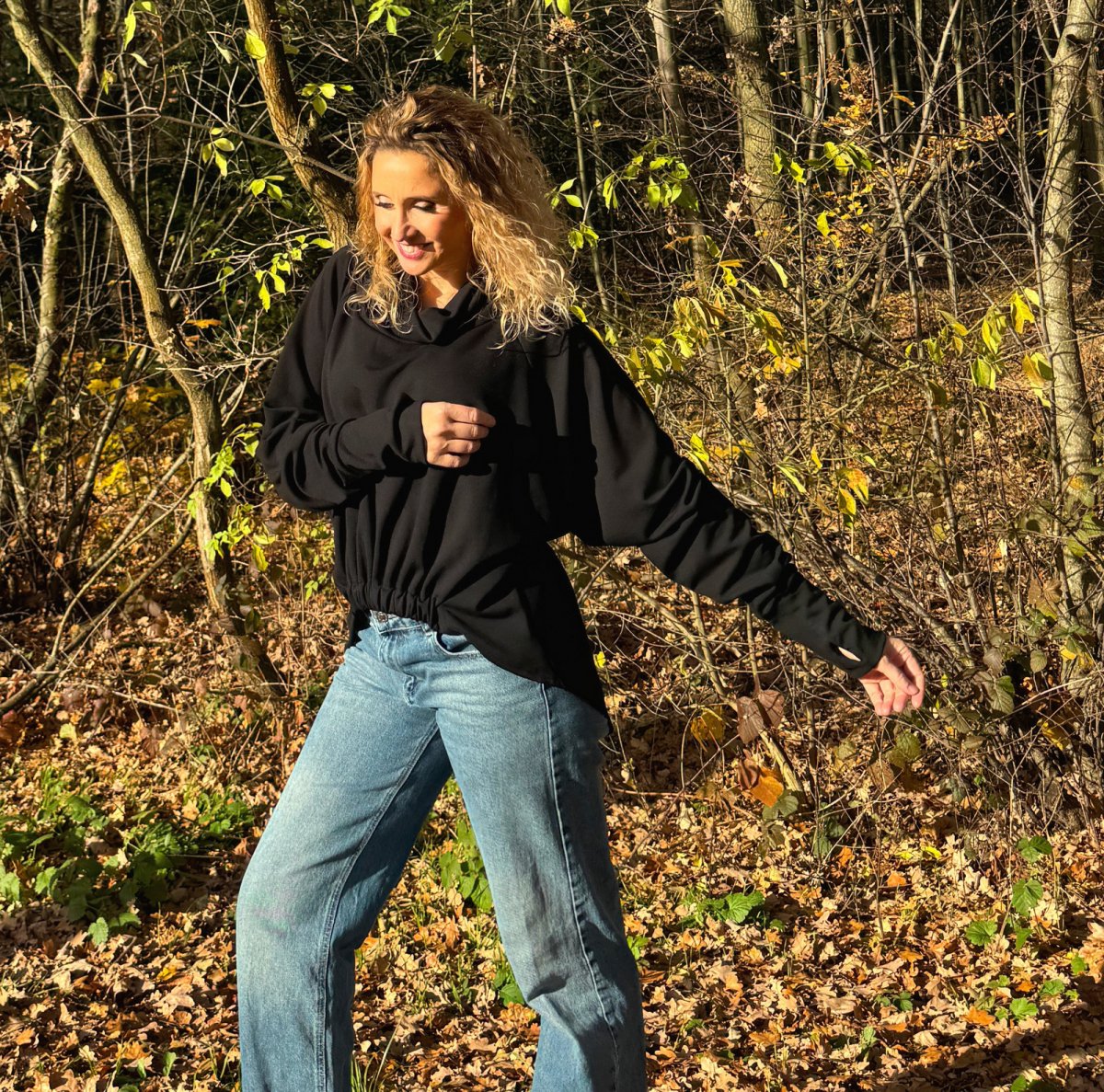 Volný rolák s gumou černý prodloužený