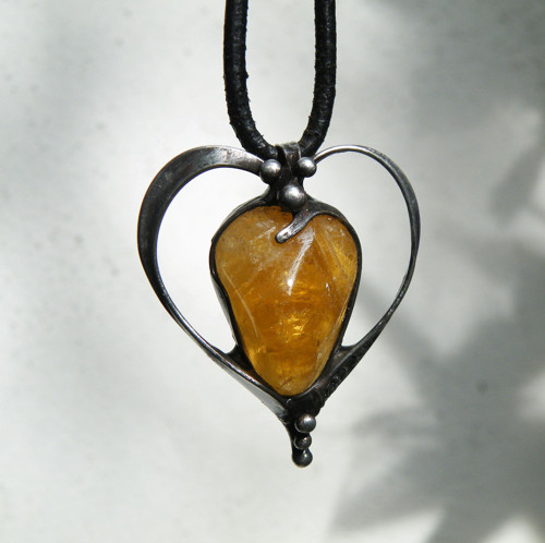 Sluneční srdce...(žlutý opál)