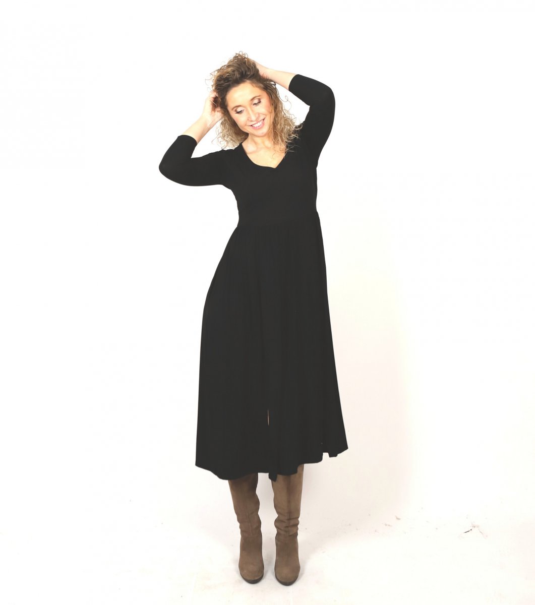 Šaty s rozparky černé