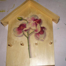 věšák-orchidej