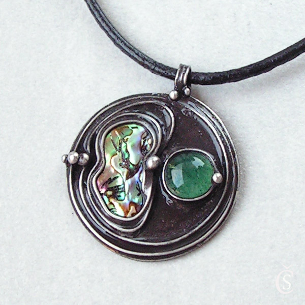 Možná se doplňují... - Paula mušle, sklo