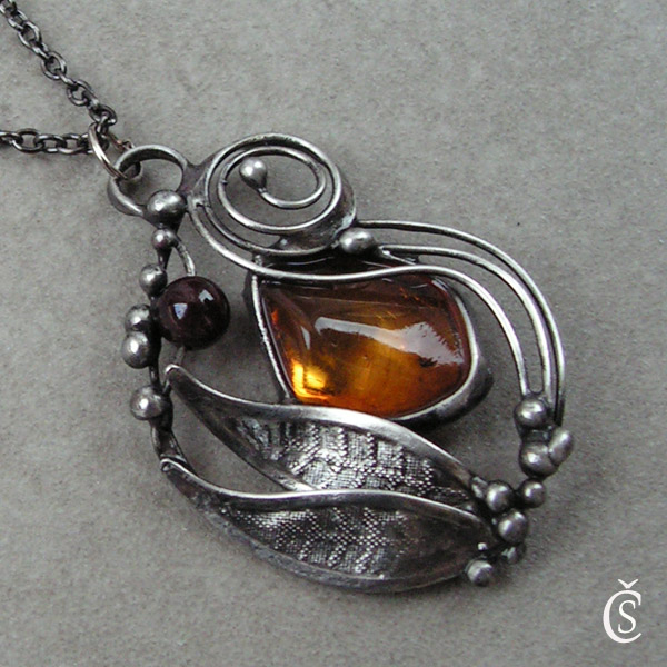 Sluníčková energie - Jantar, Granát