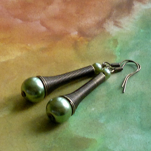 Zelenkavé spirálkové náušnice