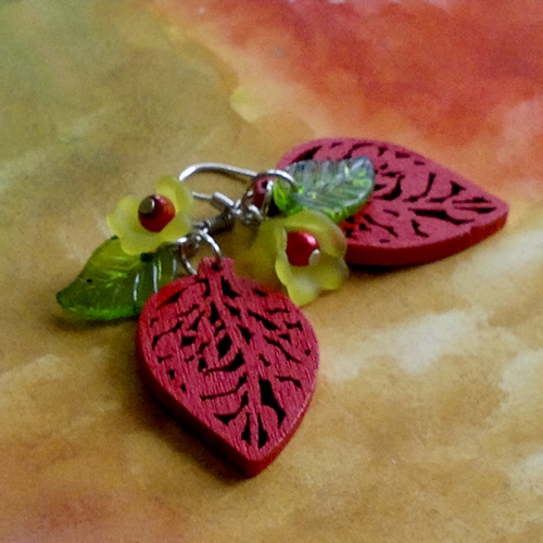 Červené lístečkové náušky