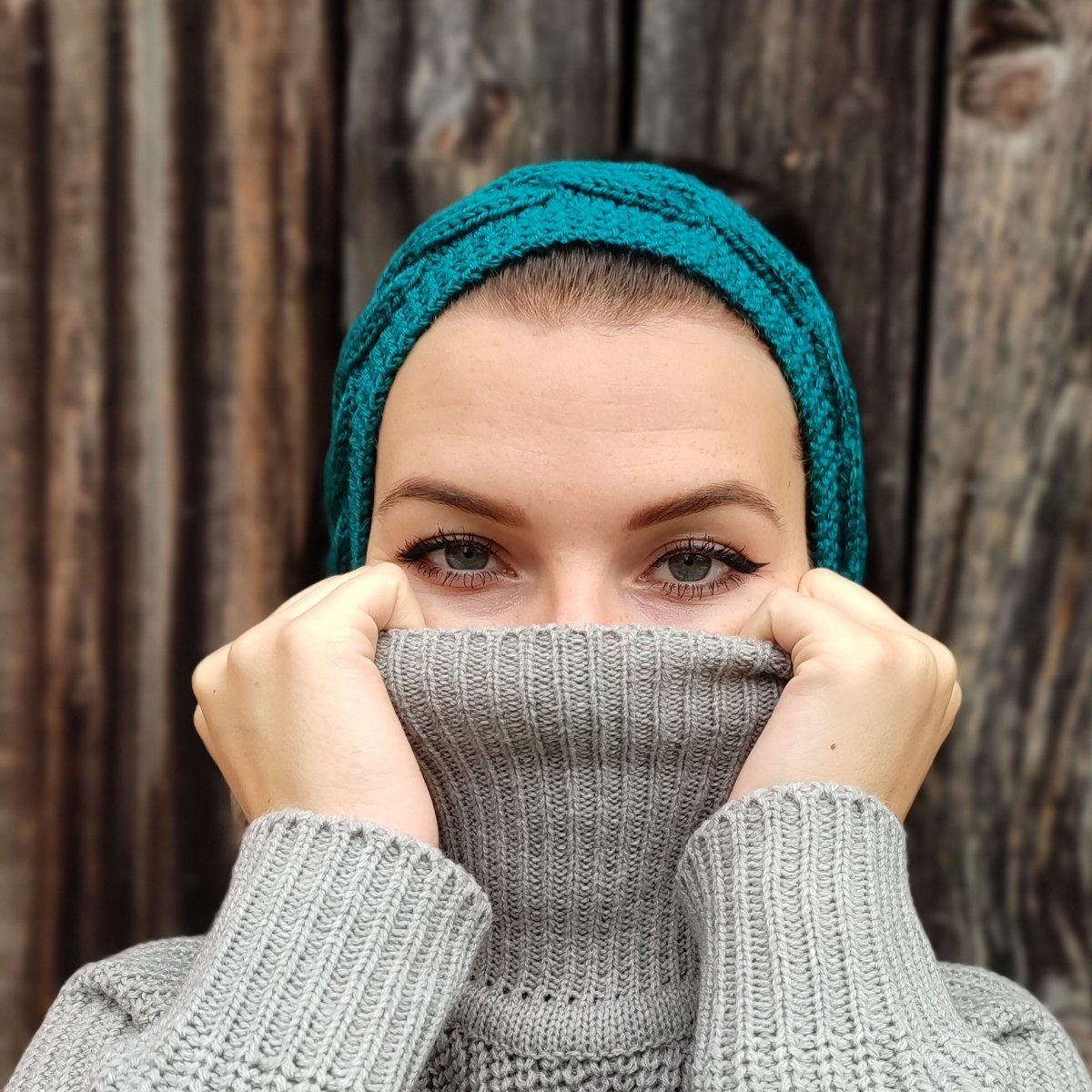 Čelenka dámská petrolejová