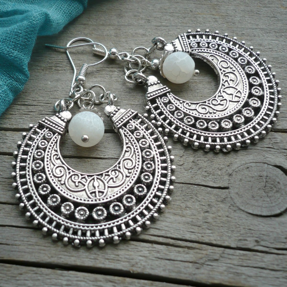 Filigrány s bílým achátem