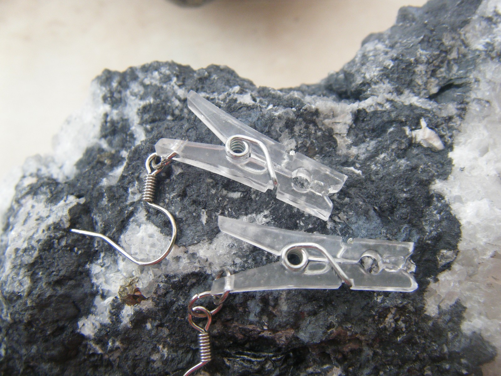 Bez kolíčků ani ránu.... menší v čiré