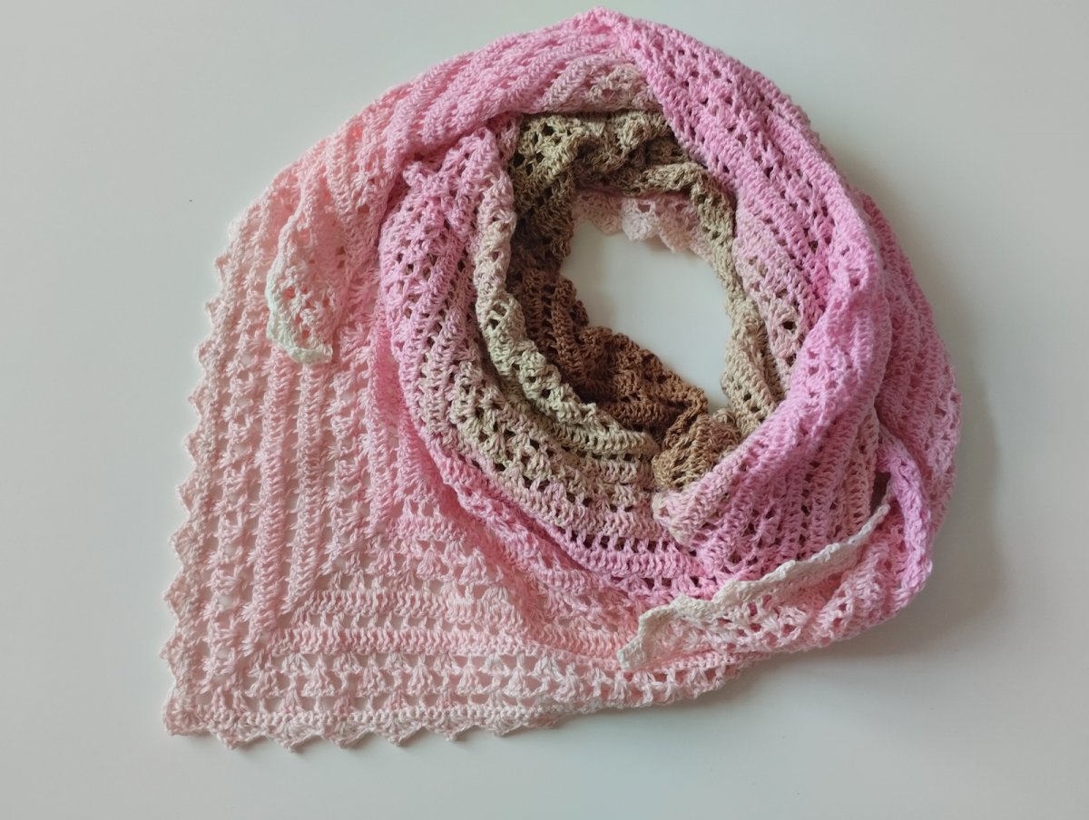 Šátek-pléd háčkovaný "Latté s cukrátkem"