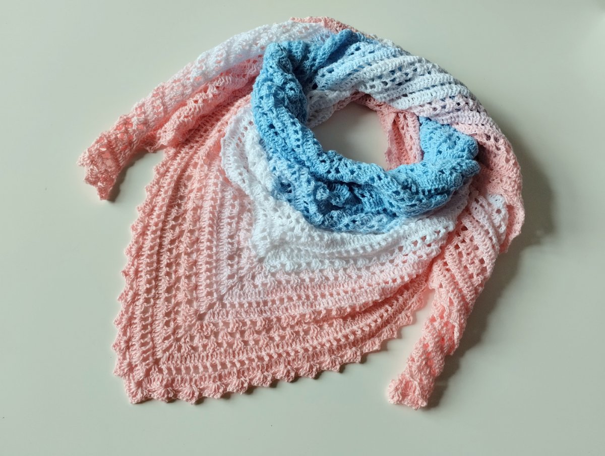 Šátek-pléd háčkovaný "Nebe,mraky,meruňky"