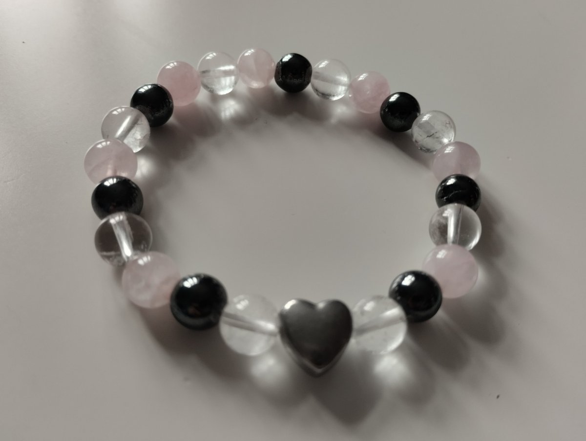 Náramek s nerezovým srdíčkem