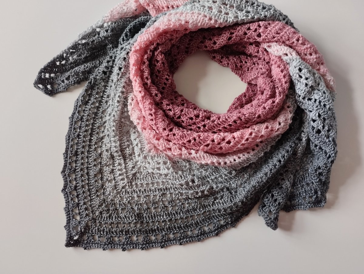 Šátek-pléd háčkovaný "Starorůžová kouřová" 