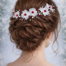 Elegantní svatební vlasová ozdoba s bílými květy a červenými korálky | Ruční výroba
